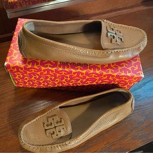 Tory Burch Lowell 2 Driver, royal tan tumbled leather, size 9 1/2